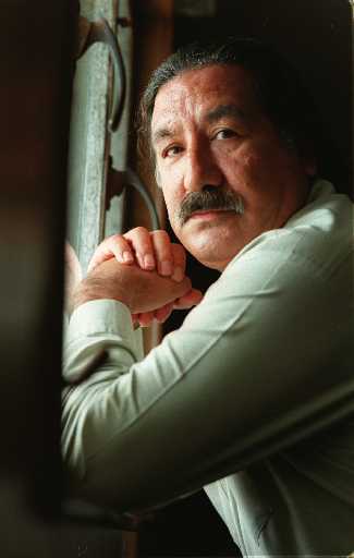 leonard_peltier_1999_1 leonard_peltier_1999_1
